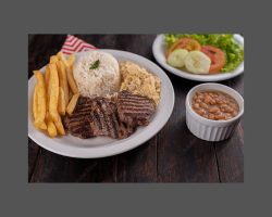 FILÉ COM FRITAS